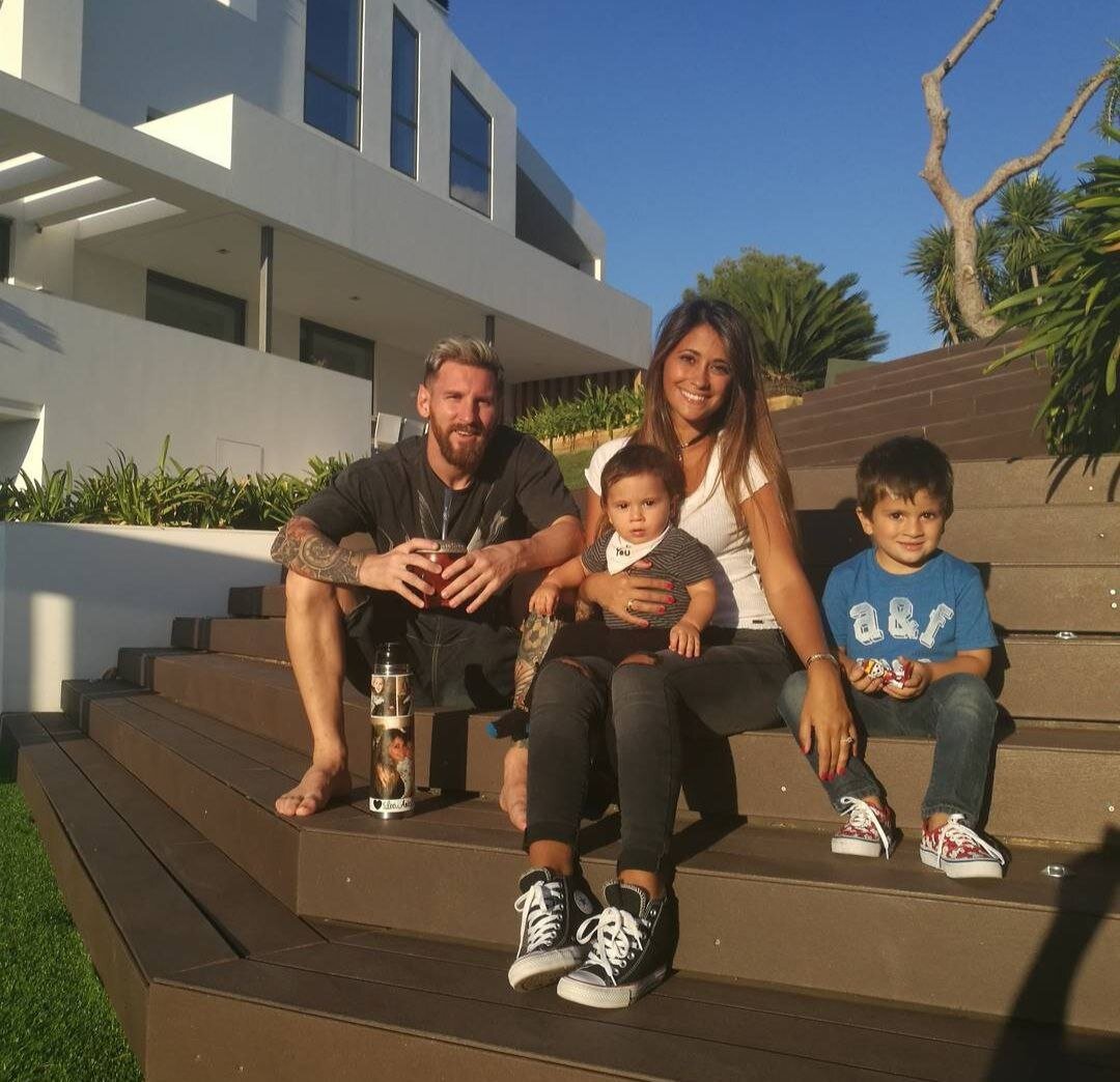 Месси с семьей. Фото соцсети