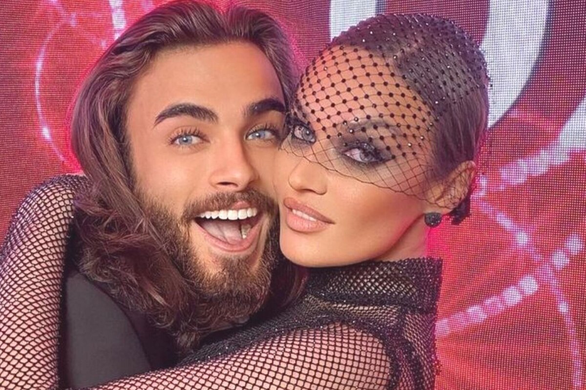     Длинноволосый бородатый шатен: Алена Водонаева появилась на кинопремьере со студентом-моделью