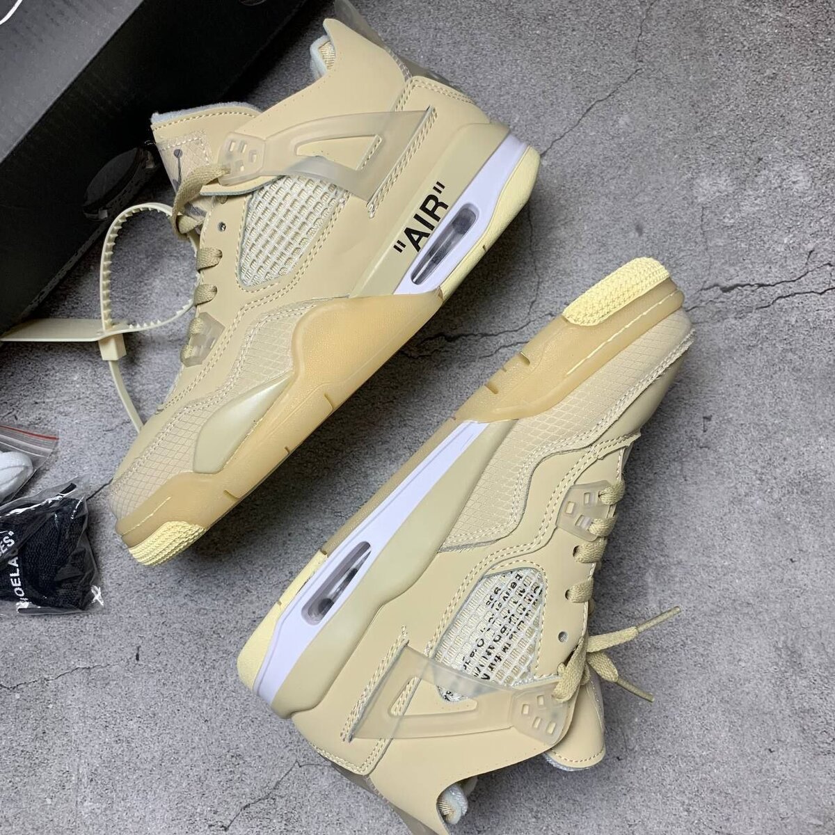 Air Jordan 4 Retro Off-White Sail CV9388-100