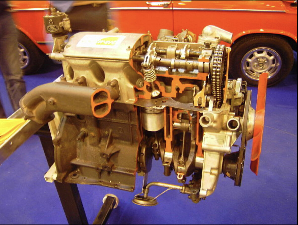 Двигатель BMW 4-цилиндровый M10.