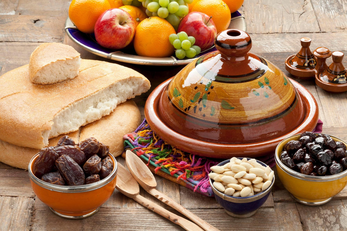 Время еды во время уразы. Рамазан сухур. Традиционные блюда Ислама. Мусульманская кухня. Марокканская кухня.