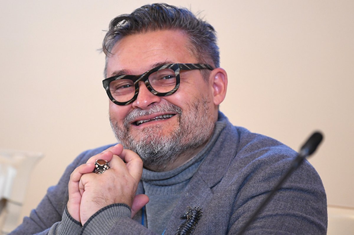    Александр Васильев.