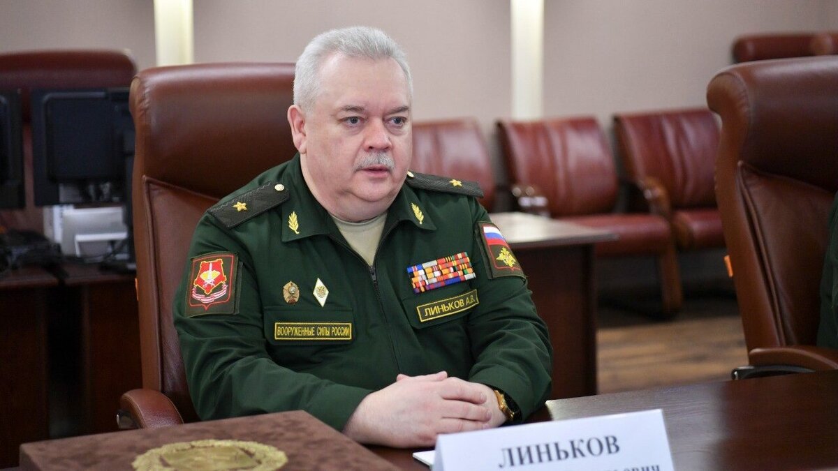    Накануне призыва Бусаргин встретился с и.о. командующего войсками ЦВО ЛиньковымНовости Саратова и области – Сетевое издание «Репортер64»