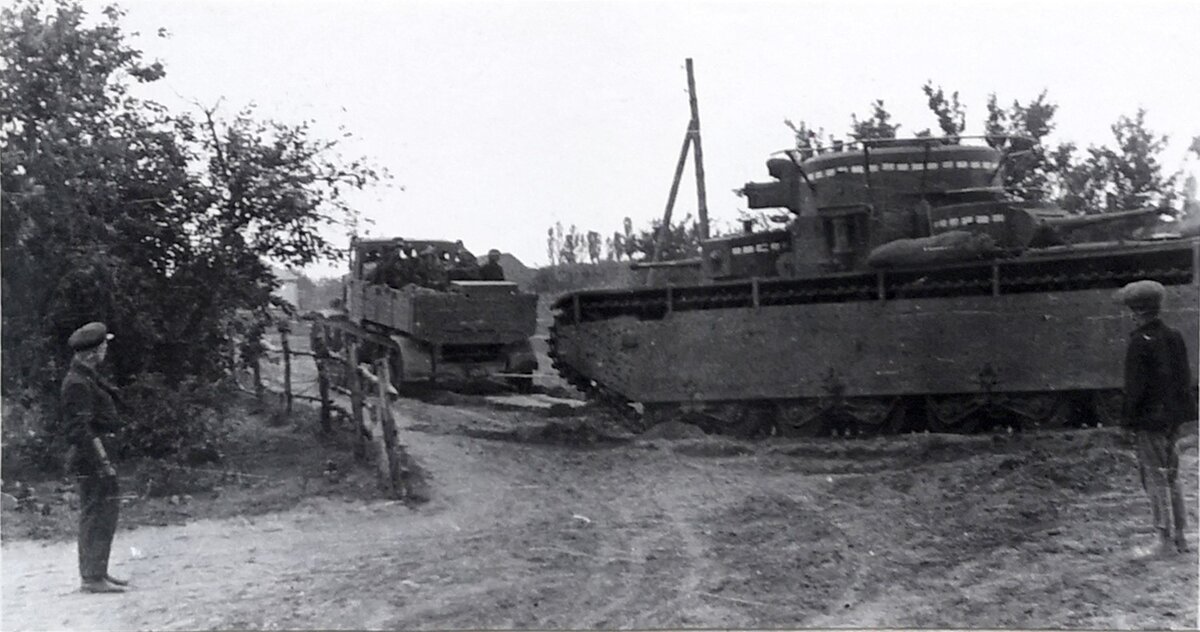 Источник: Приложение № 3 к отчету по Государственным испытаниям дизеля В-2.
Полевые испытания дизеля Э-4С на тракторе «Ворошиловец» (т.т.) СССР НКАП Союзный завод № 75. Май-июнь 1939 г.