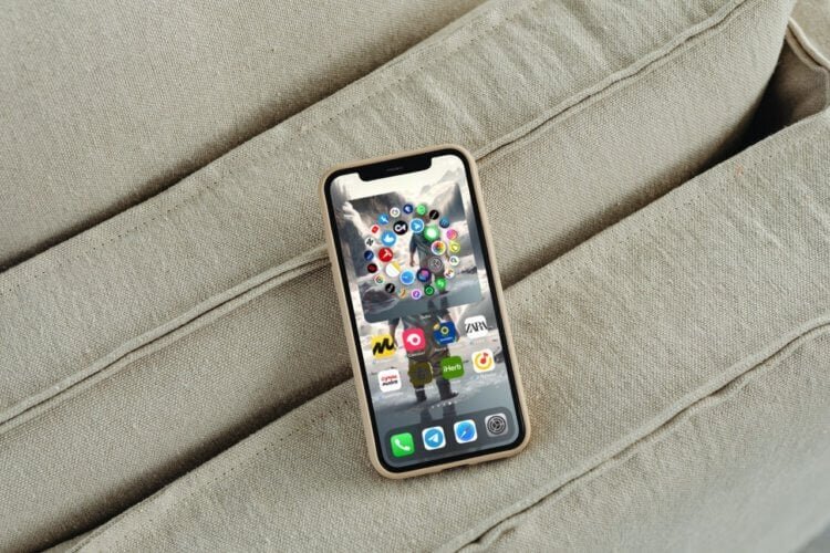    Виджет на рабочем столе полностью анимированный. Можно даже тонко настроить его фон