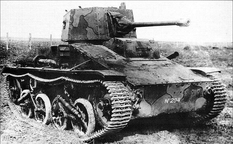 Легкий танк Vickers-Carden-Loyd (с 40-мм пушкой) № 204, состоявший на вооружении Латышской армии. Данная машина была доставлена осенью 1940 г. для испытаний на полигон в Кубинку, где и находится до сих пор. Источник: tankfront.ru