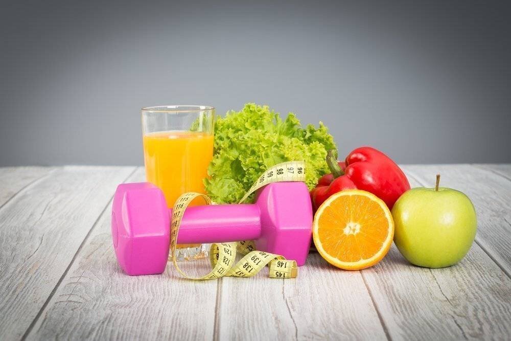 Фрукты спортсмены