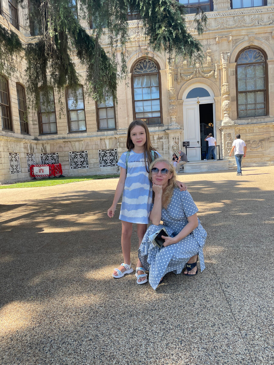 Это возле дворца Долмабахче, Стамбул.