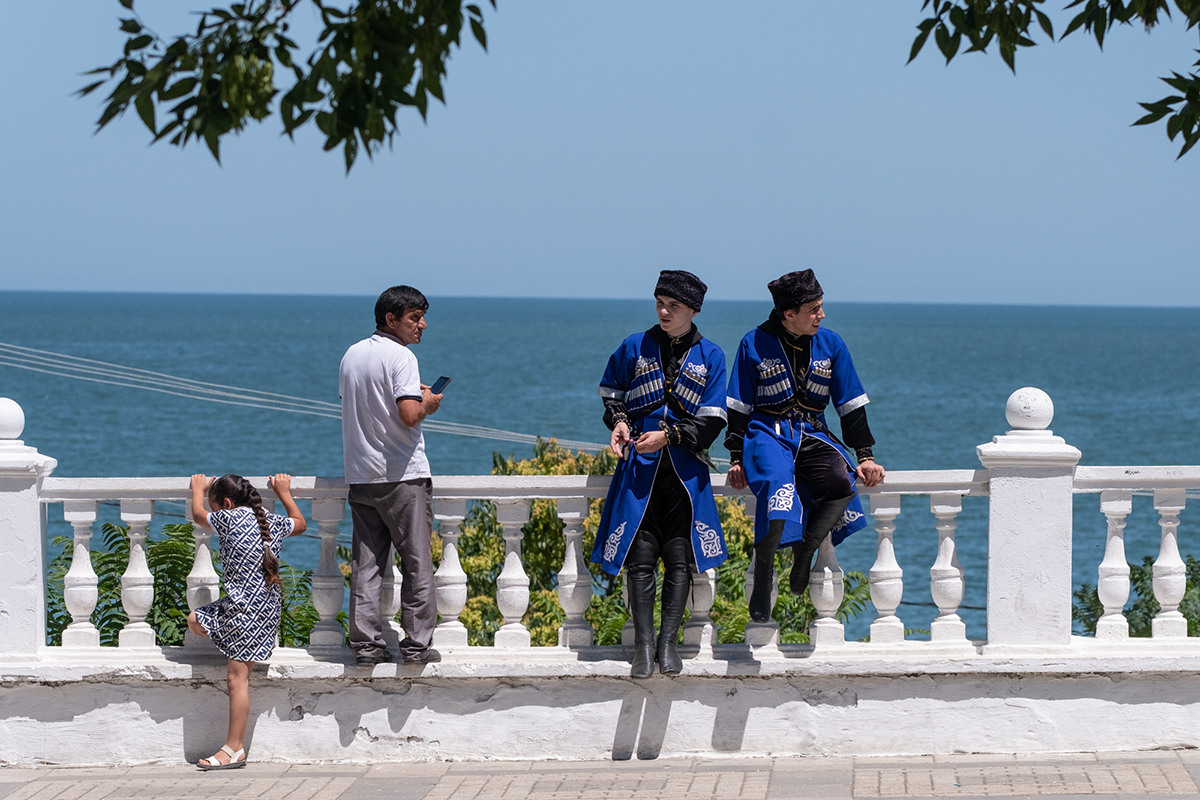 санатории дагестана 2023 на берегу. экраноплан лунь. санаторий каспийского моря дербент. пансионаты на каспийском море. дербент пляж.