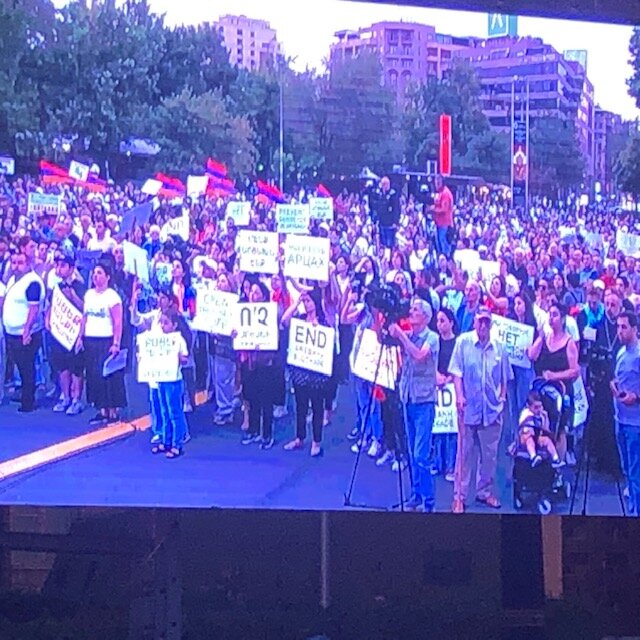 Вечером 25 июля на площади Возрождения г. Степанакерта и площади Свободы г.-4