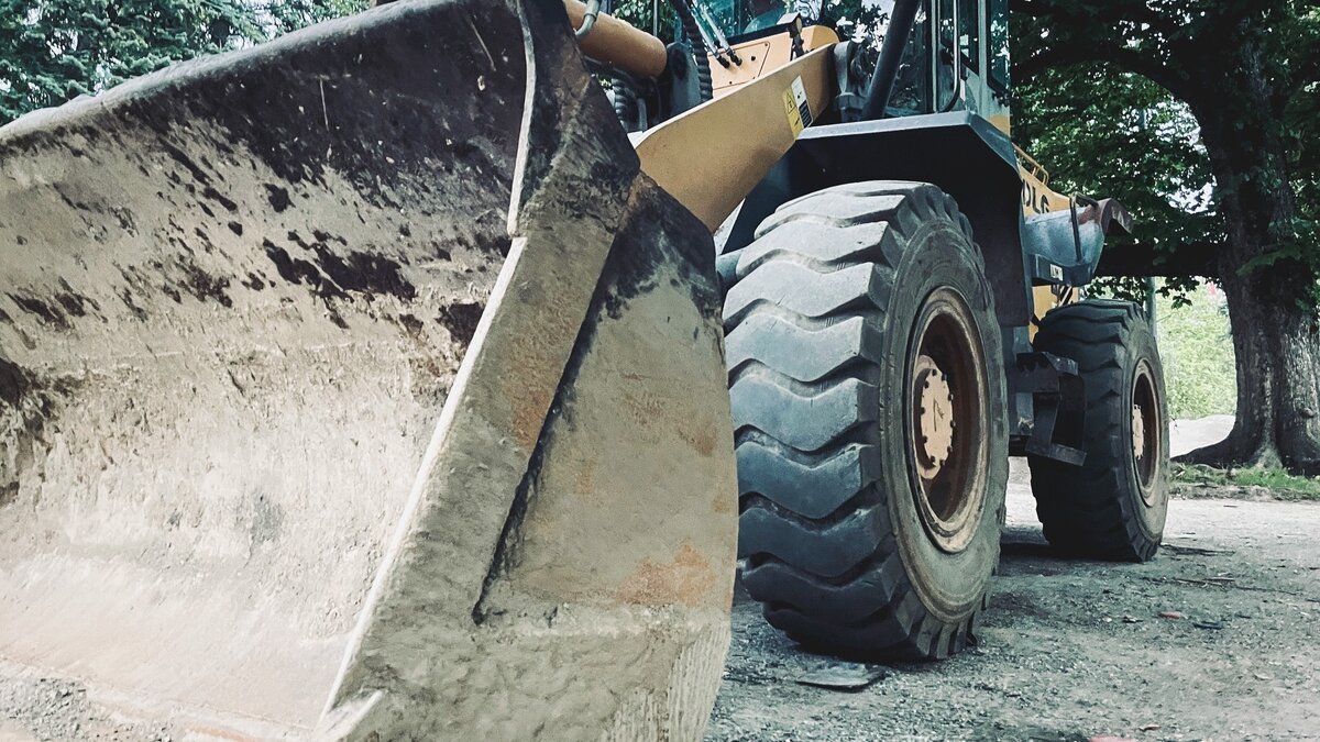     Тело раздавленной трактором женщины нашли в Новоаннинском районе, сообщает ГУ МВД по Волгоградской области.