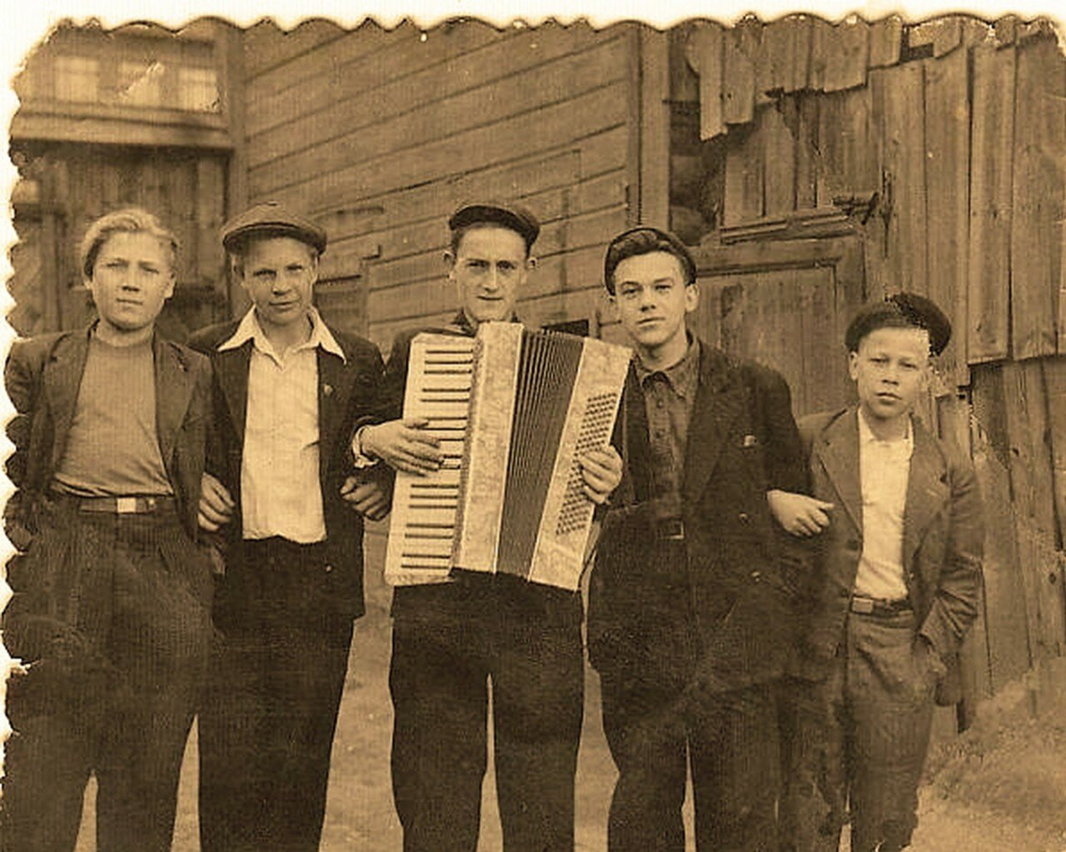 1950 г. 4 проезд Марьиной рощи, 1 мая (личный архив Фоминой). Источник https://humus.livejournal.com/5165820.html?view=comments