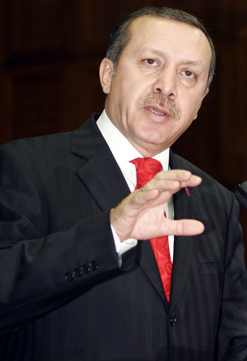 Эрдоган возраст. Тайип Эрдоган. Реджеп Эрдоган 2004. Эрдоган 2002.
