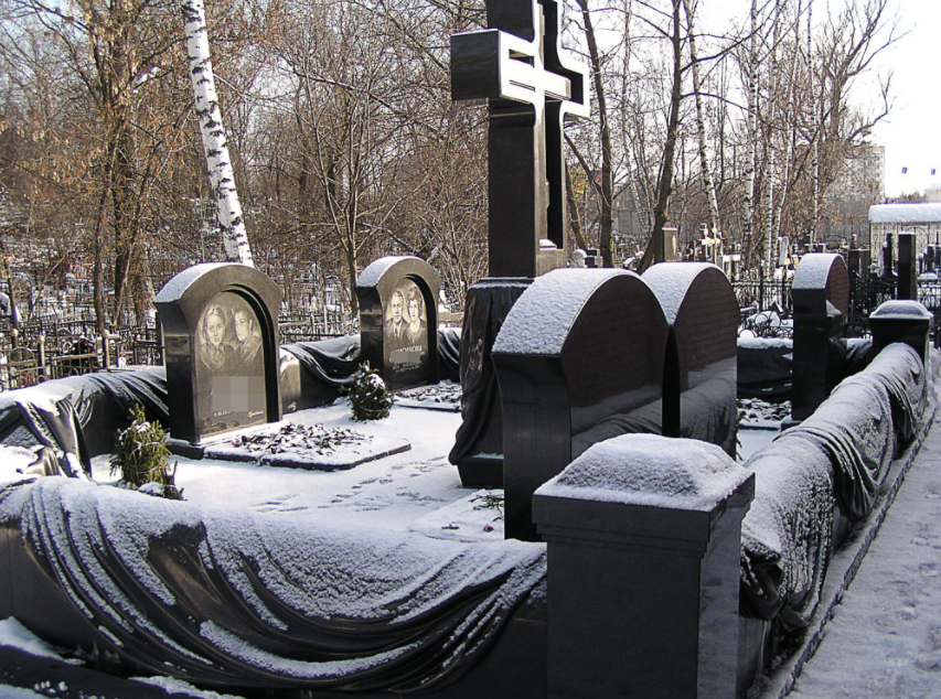Мемориал для семейного захоронения.