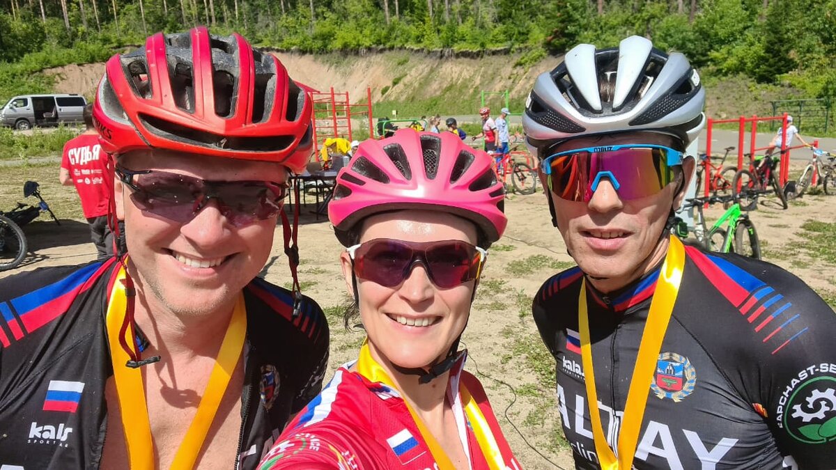 Счастливые лица после финиша)))