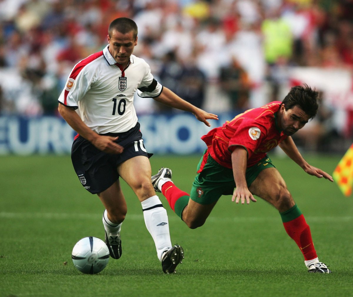 В борьбе англичанин Оуэн и португалец Деко. Источник: Gettyimages.ie