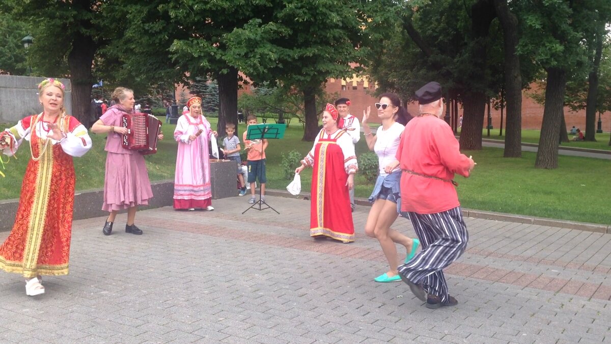 Мотивация в Александровском саду у стен Кремля