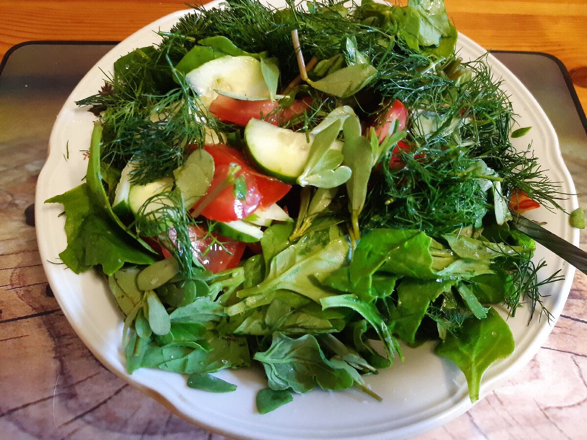 Витаминный салат на завтрак(фото автора)