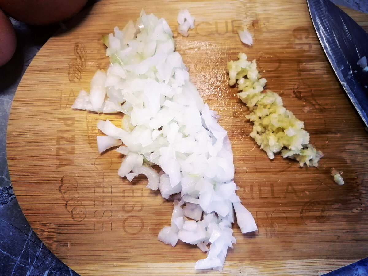 Скажи лук - по лбу стук...