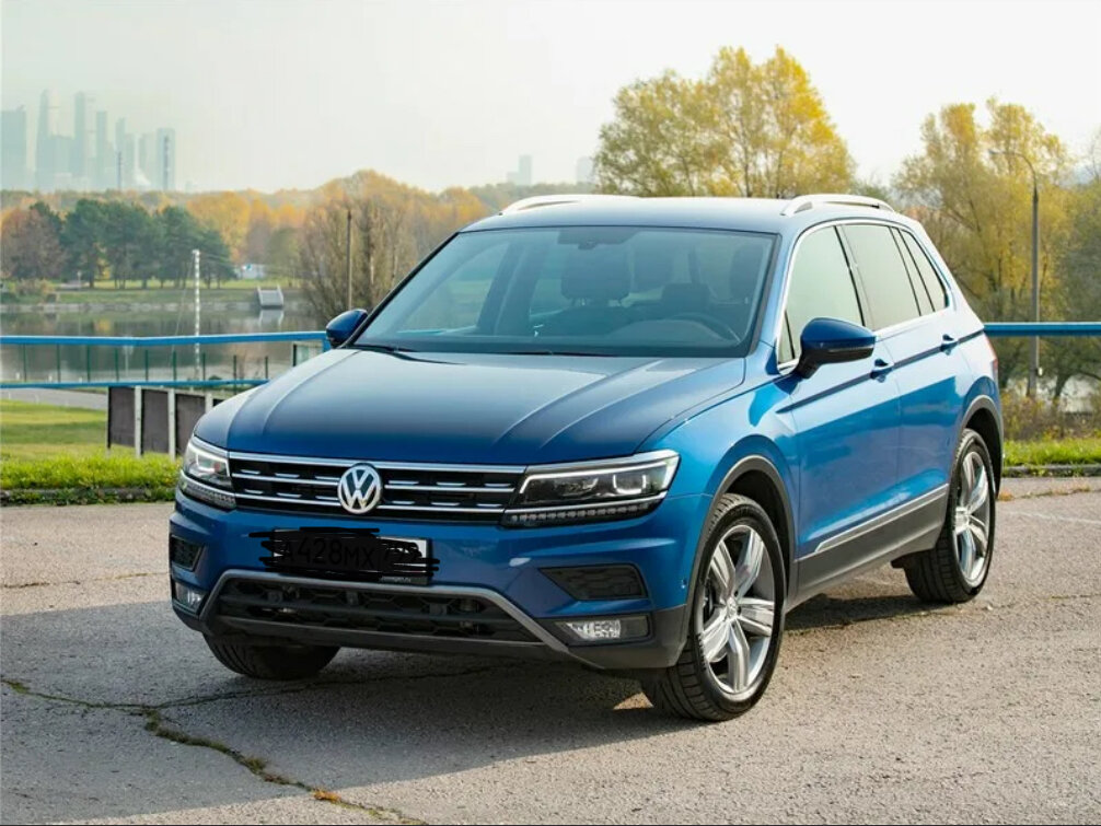 Volkswagen Tiguan Allspace красный