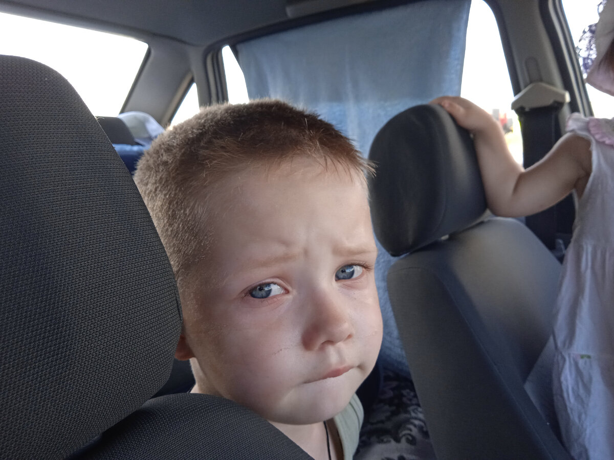 Сережка устал от жары 🥵