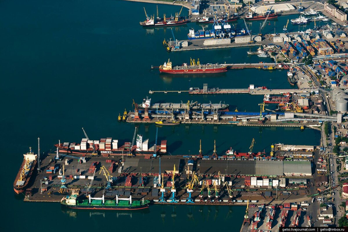 Public port. Новороссийский морской порт. Морской порт НМТП. Новороссийск морской торговый порт. Морпорт Новороссийск.