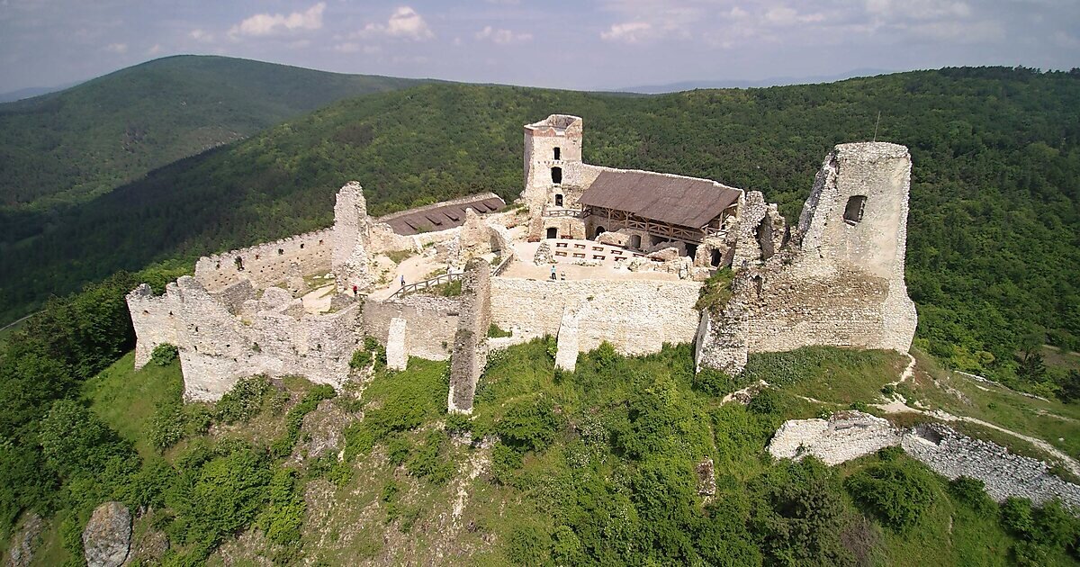 Чахтицкий замок комната батори