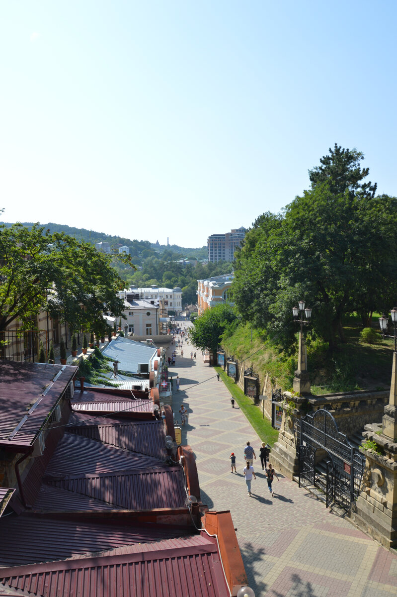 Эти распахнутые ворота в любой момент можно закрыть. В реальности, созданные экономические ворота, нам пройти не дадут.