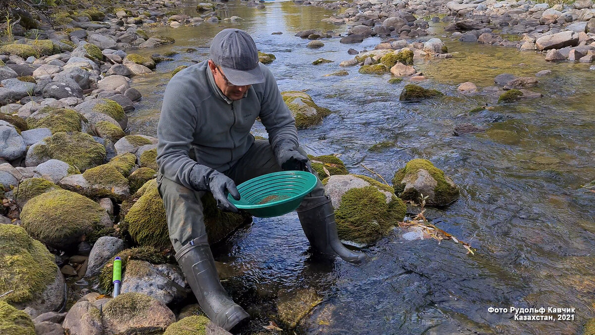 Нашли участок с богатым золотом, что дальше делать? Кто поможет старателю? Поможет юниорская компания. 