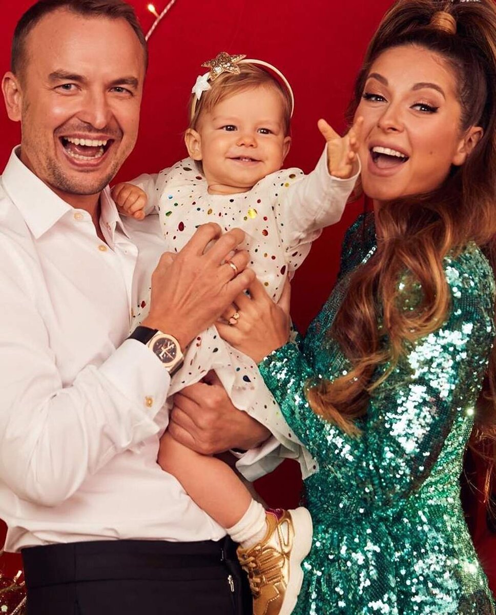 Источник https://www.goodhouse.ru/obshchestvo/novosti/rastem-muzh-pevicy-nyushi-opublikoval-redkoe-semeynoe-foto/