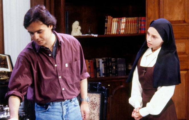 Сюжет заключался в том, что карта с сокровищами была нарисована на пятой точке у монашки, которую играла Карла Маринс. Такие дела