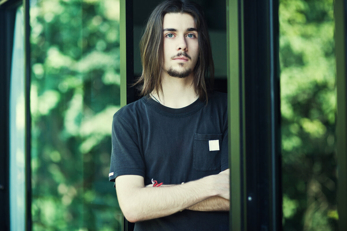 С осуждением мы справимся и он останется собой настоящим