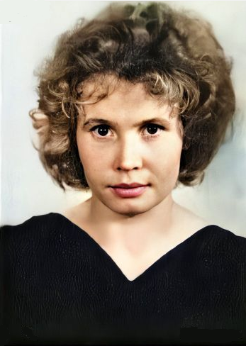 Людмила Дербина. Раскрашено с помощью нейросетей