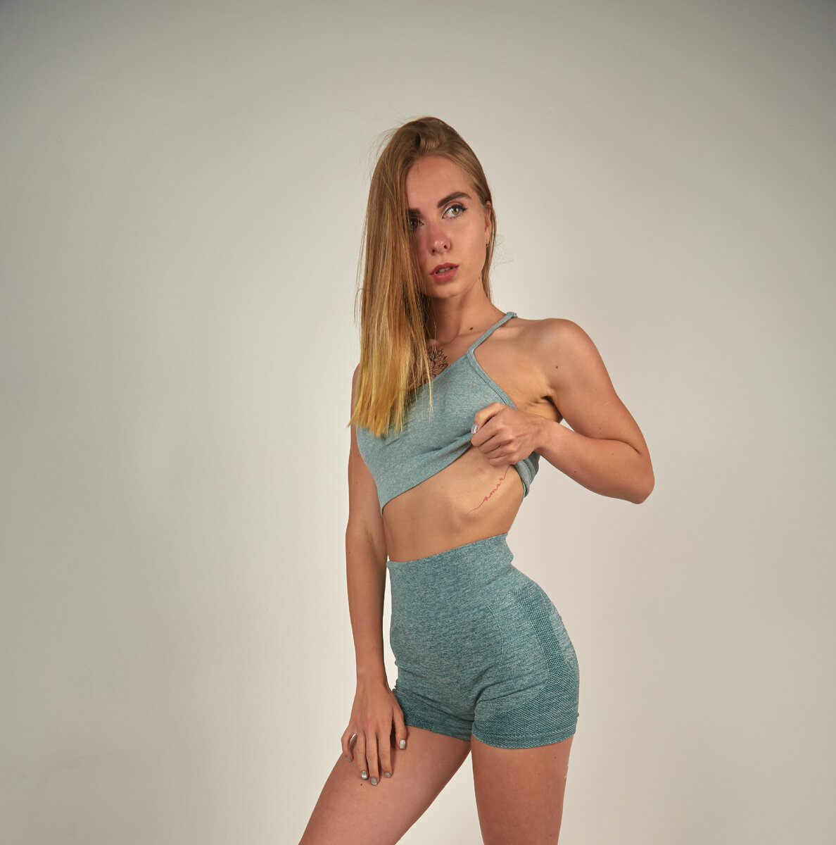 ДА У ТЕБЯ ПРОСТО БЫСТРЫЙ ОБМЕН ВЕЩЕСТВ!