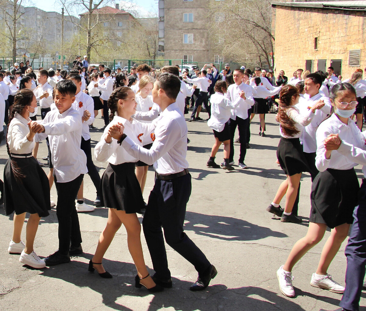 Светлый вальс. Вальс Победы. Вальс Победы вальс Победы светлый вальс. Как научить маршировать учеников.