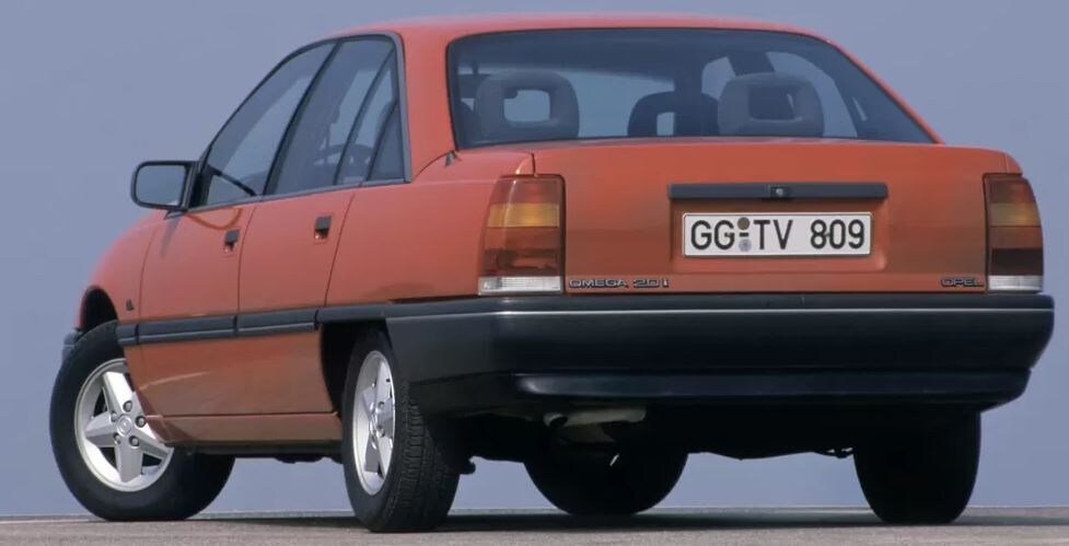 Opel Omega A седан