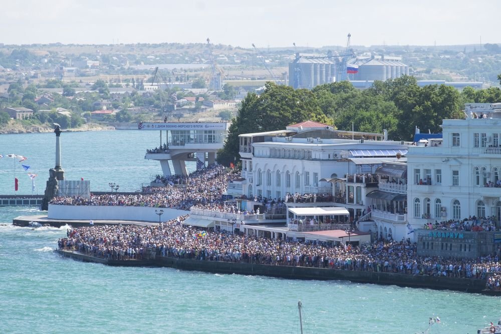 Празднование Дня ВМФ в Севастополе. Источник: laifhak.ru.