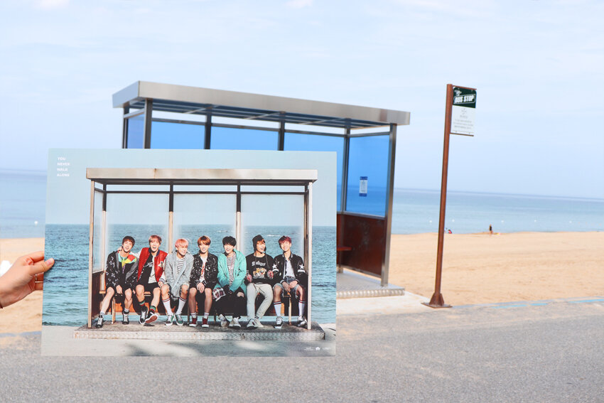 Остановка Бантан на пляже Чумунчжин (Источник: Big Hit Entertainment)
