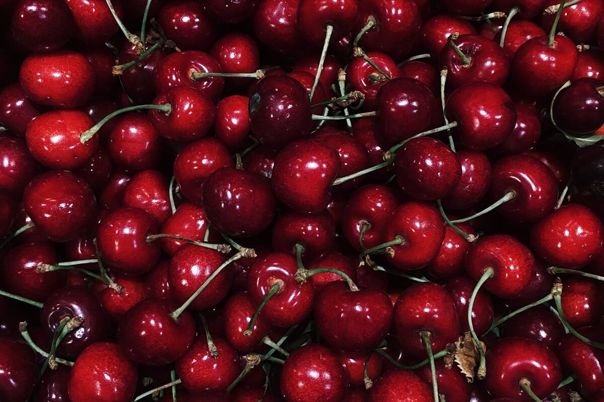     Правда ли, что вишневый сок особенно полезен и стоит ли его пить каждый день?