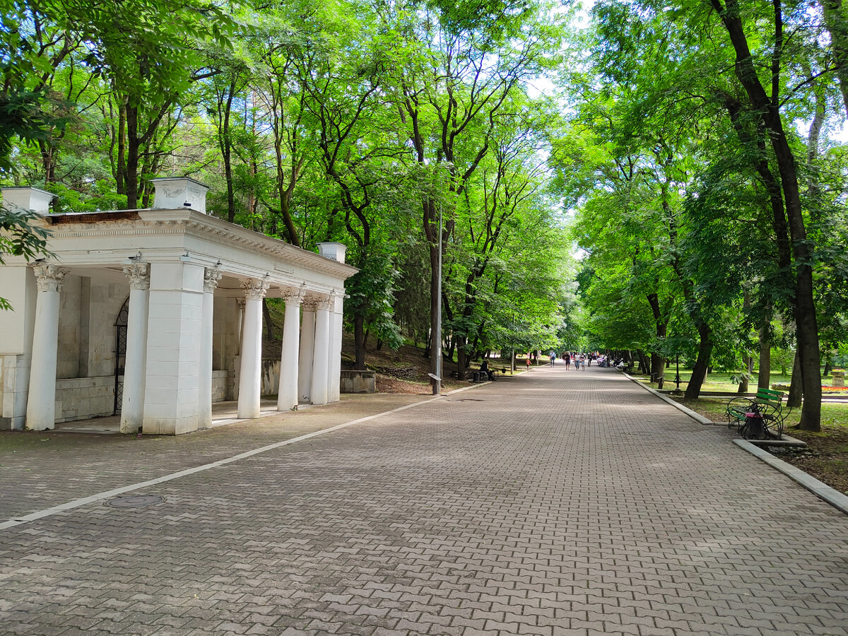 Современный вид второго бювета 4 Ессентуки-4 