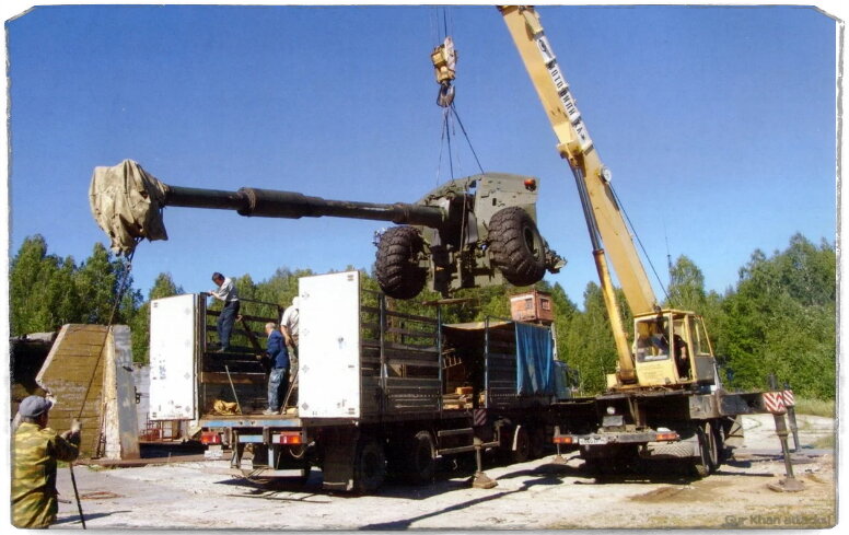 Источник: Gur Khan attacks! Испытания Д-400. Стоит отметить, что это далеко не окончательный вариант гаубицы - скорее всего она будет выглядеть иначе.