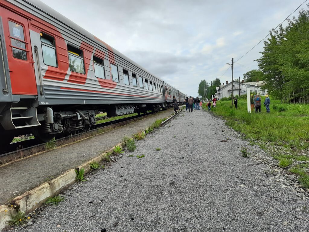 Тест поезда из Петербурга в Костомукшу: санитарные зоны, сломавшийся  тепловоз и бесконечные озера за окном | 1520. Все о ж/д | Дзен