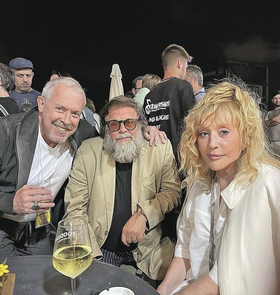     Андрей Макаревич, Борис Гребенщиков и Алла Пугачева встретились на форуме «СловоНово».  СОЦСЕТИ