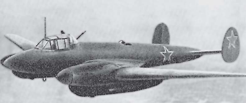 Картинка из свободных источников. Пикирующий фронтовой бомбардировщик Пе-2 (1940 г.)