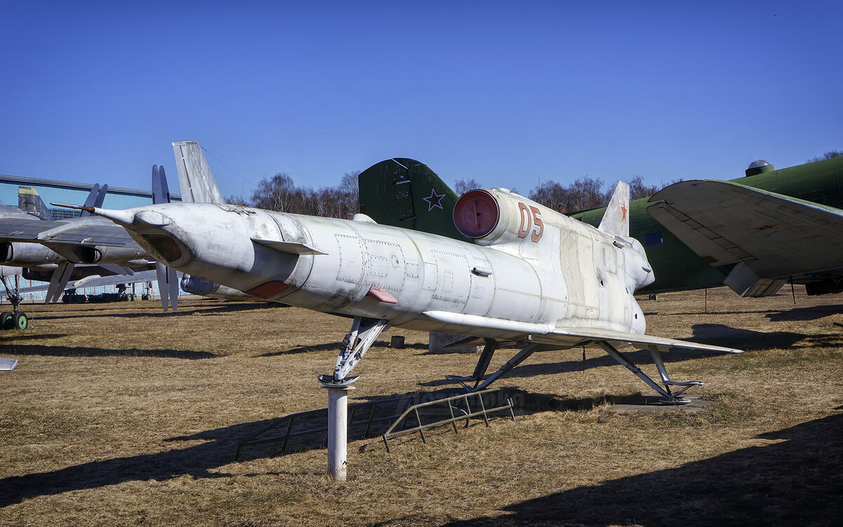 Первый советский беспилотник Ту-141"Стриж".