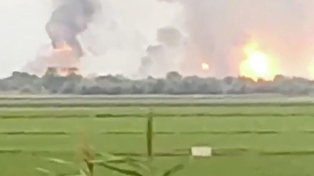    Кадр видео очевидца с места детонации боеприпасов в Джанкойском районе Крыма