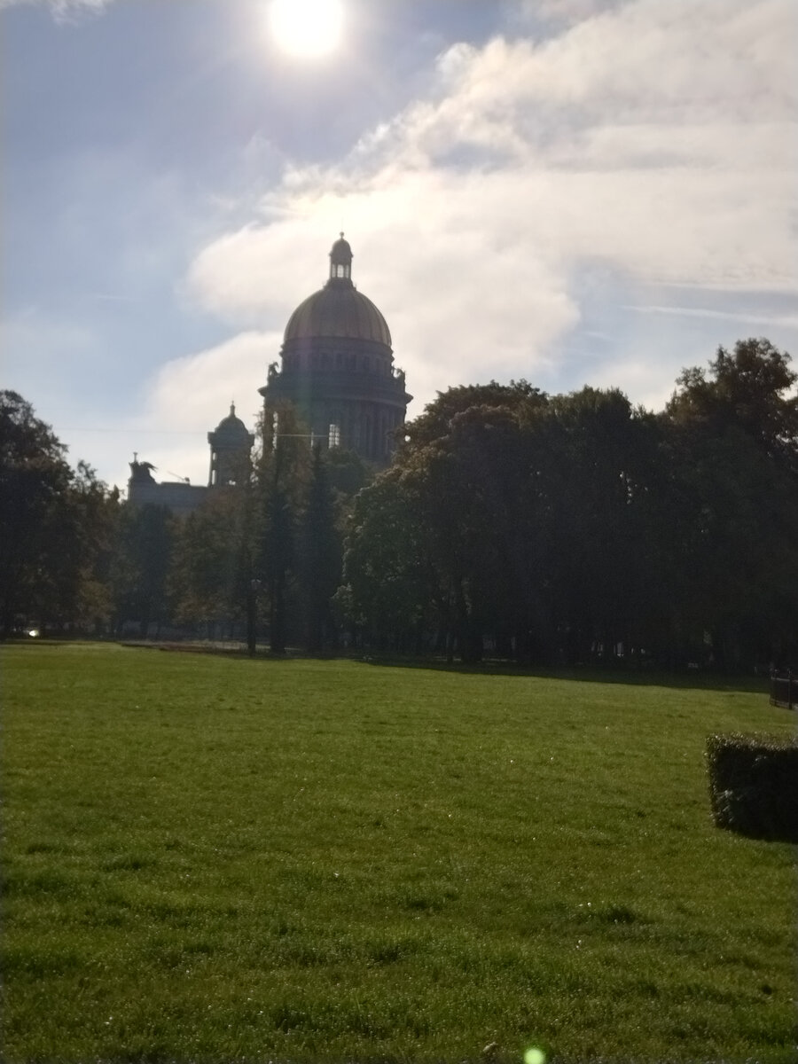 Утро возле Исаакиевского собора, мороз и солнце! Фото автора