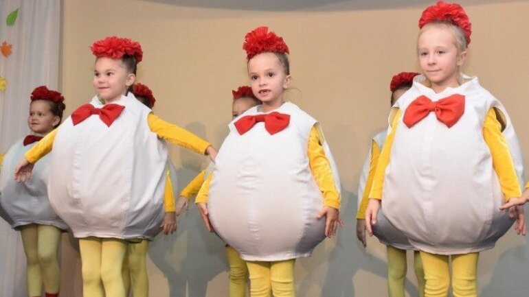     В центре работы с населением «Доверие» на улице Калараша, 30 прошло торжественное вручение памятных знаков правительства Хабаровского края «За супружеское долголетие». .