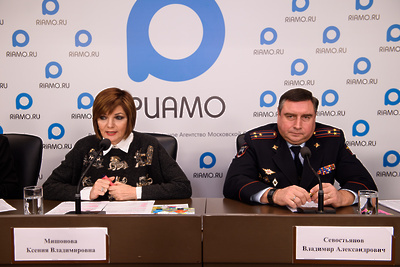    Уполномоченный по правам ребенка в Московской области Ксения Мишонова на пресс‑конференции РИАМО по борьбе с травматизмом на дорогах ©Мария Шуревская РИАМО