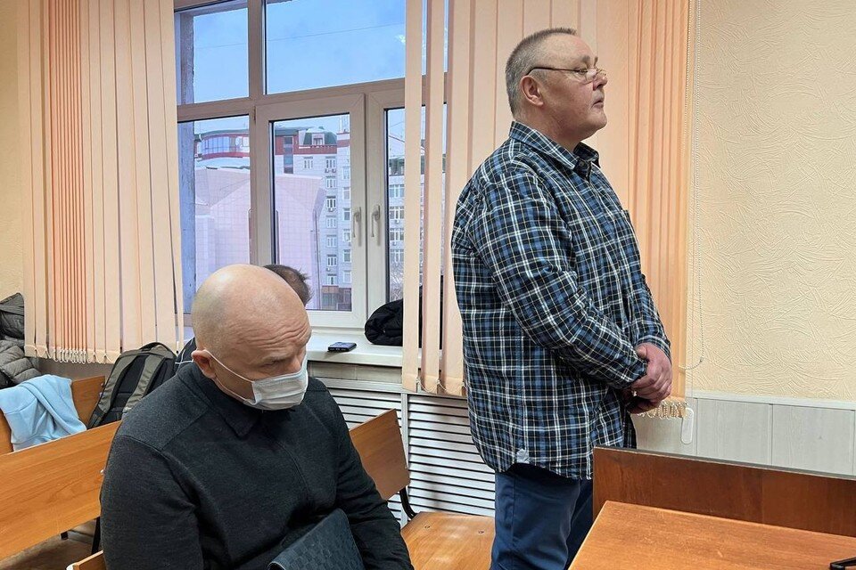     Андрей Турбин (на фото справа) вину признал. Мария НОВИКОВА